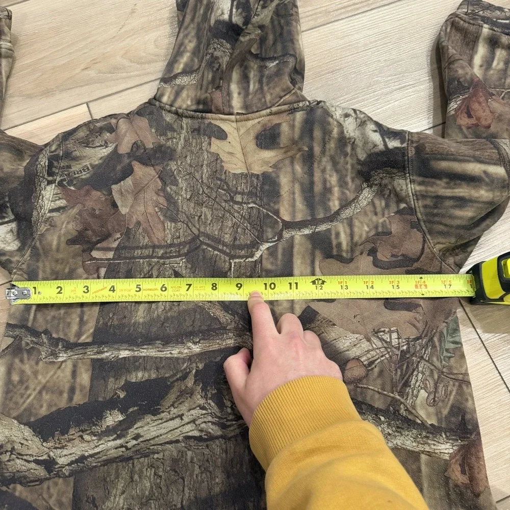 Mossy Oak Camo Hoodie – Youth Medium – Realtree Neon Green Logo